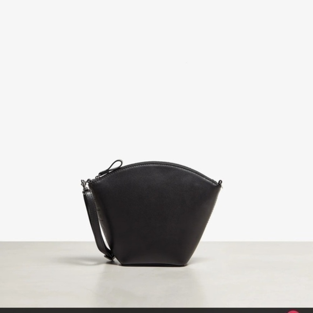 ADOLFO DOMINGUEZ Black leather vachetta modern crossbody purse BAG